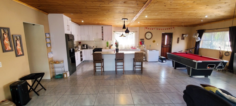 4 Bedroom Property for Sale in Sunbird Park Western Cape